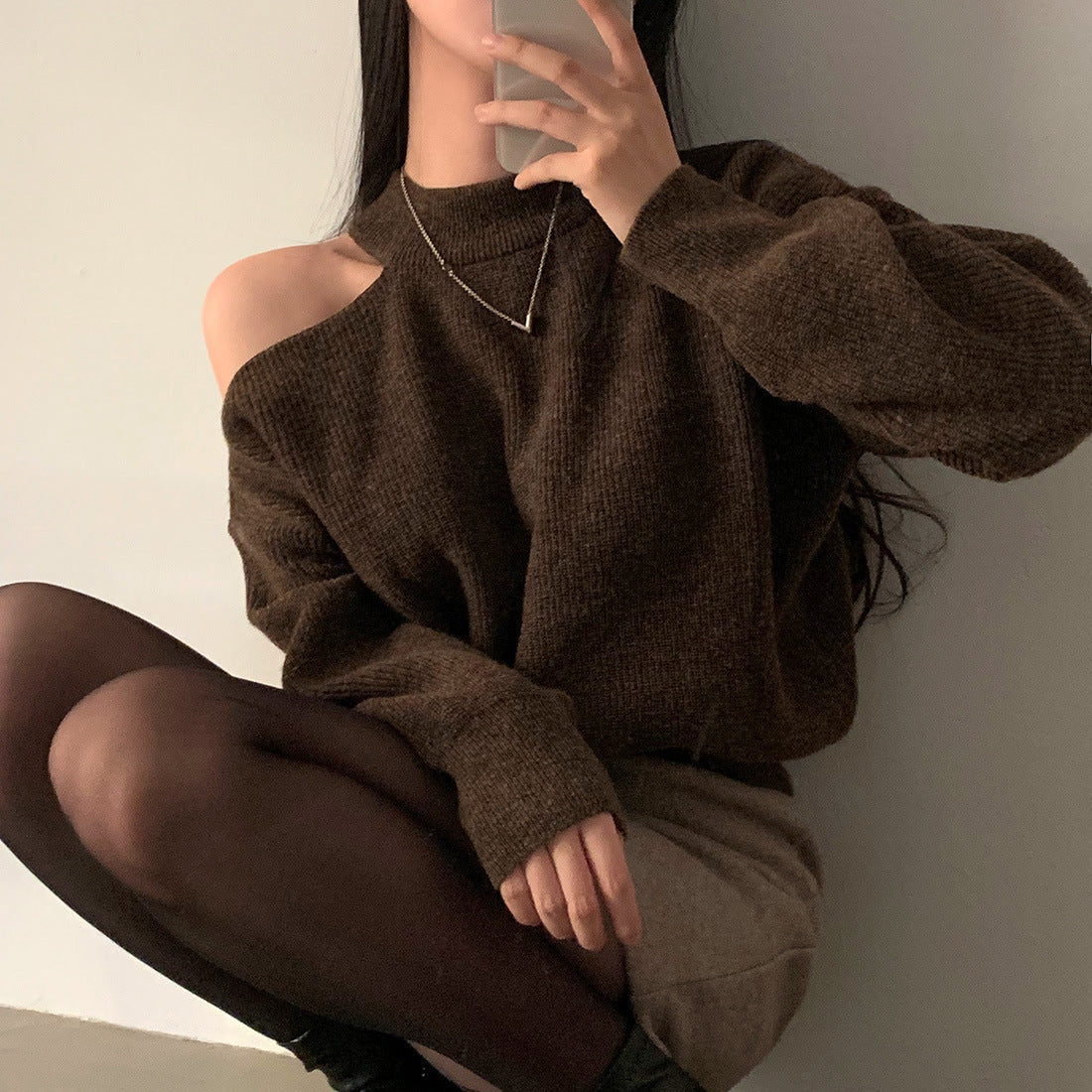 SHOULDER BARING SWEATER