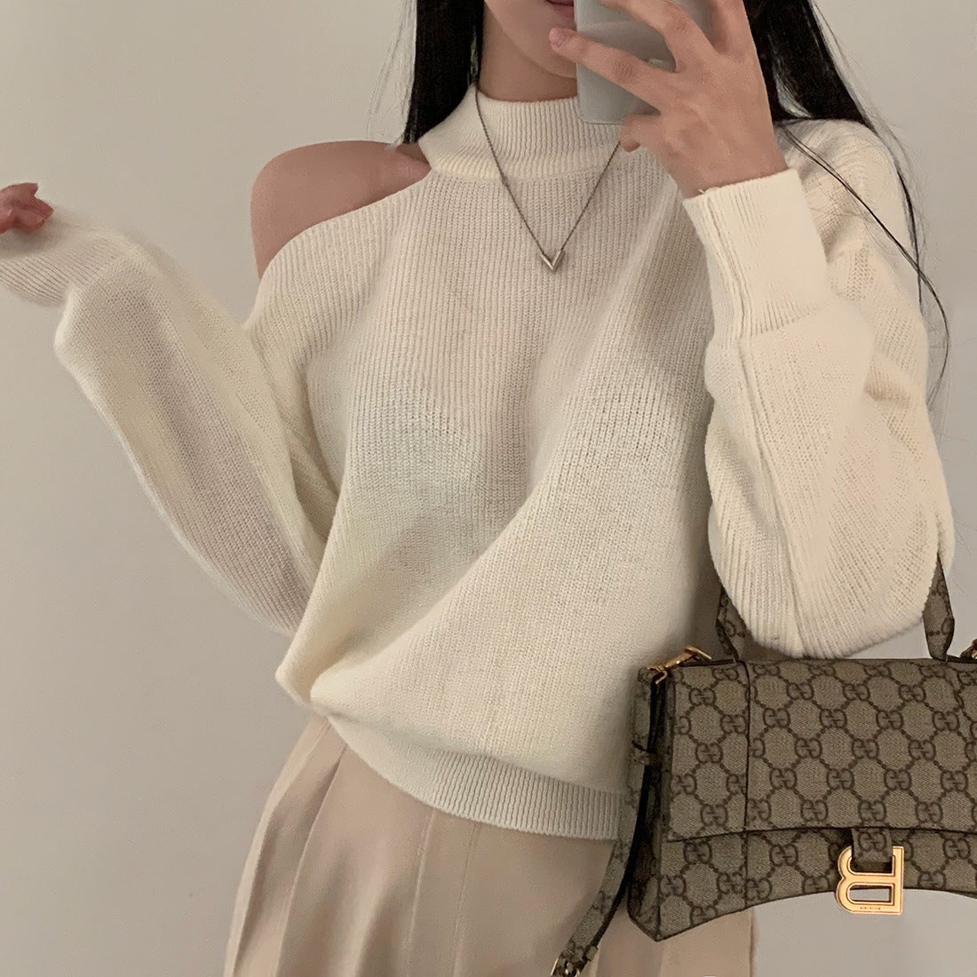 SHOULDER BARING SWEATER