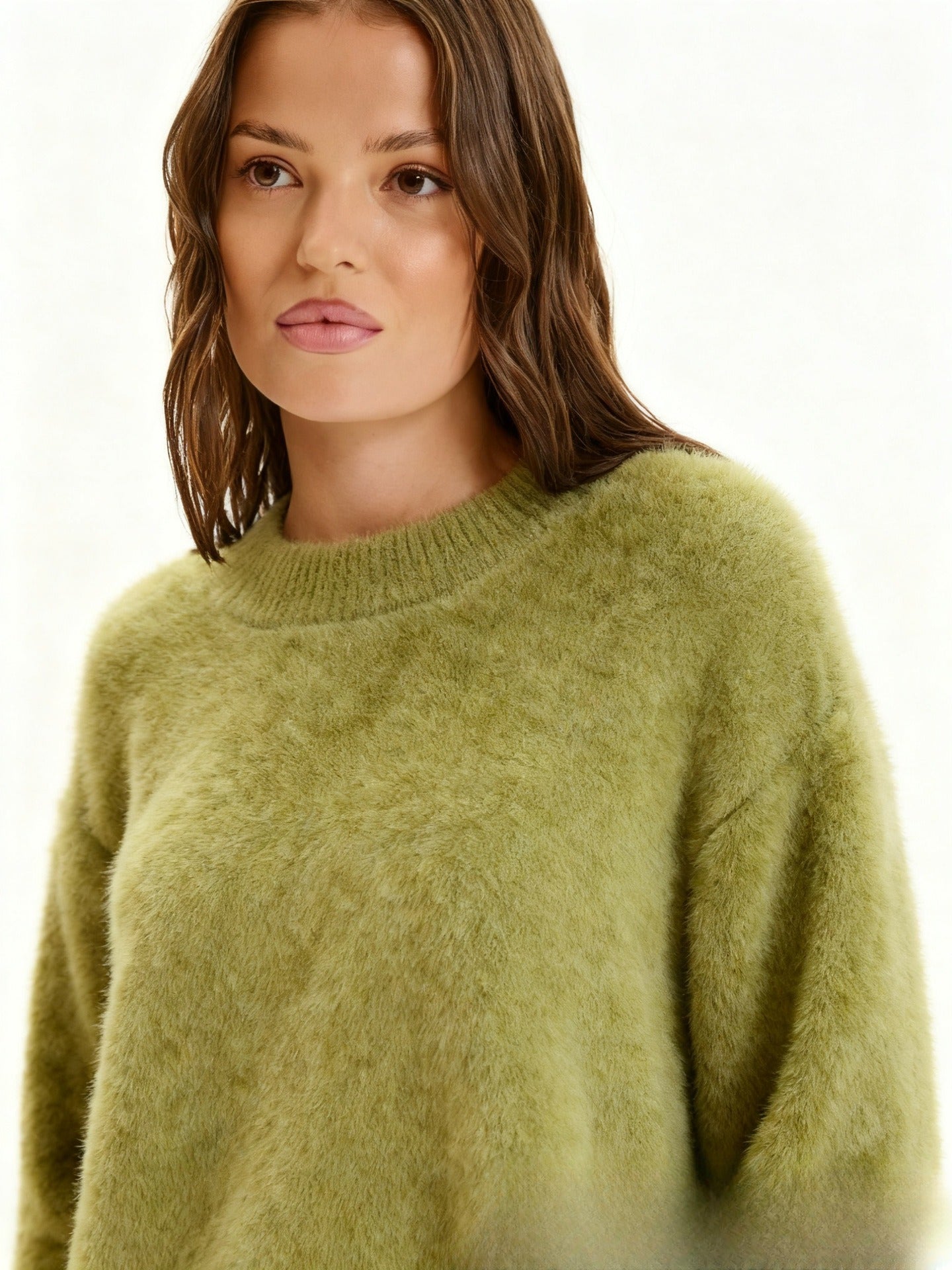 SOFT ROUND-NECK SWEATER