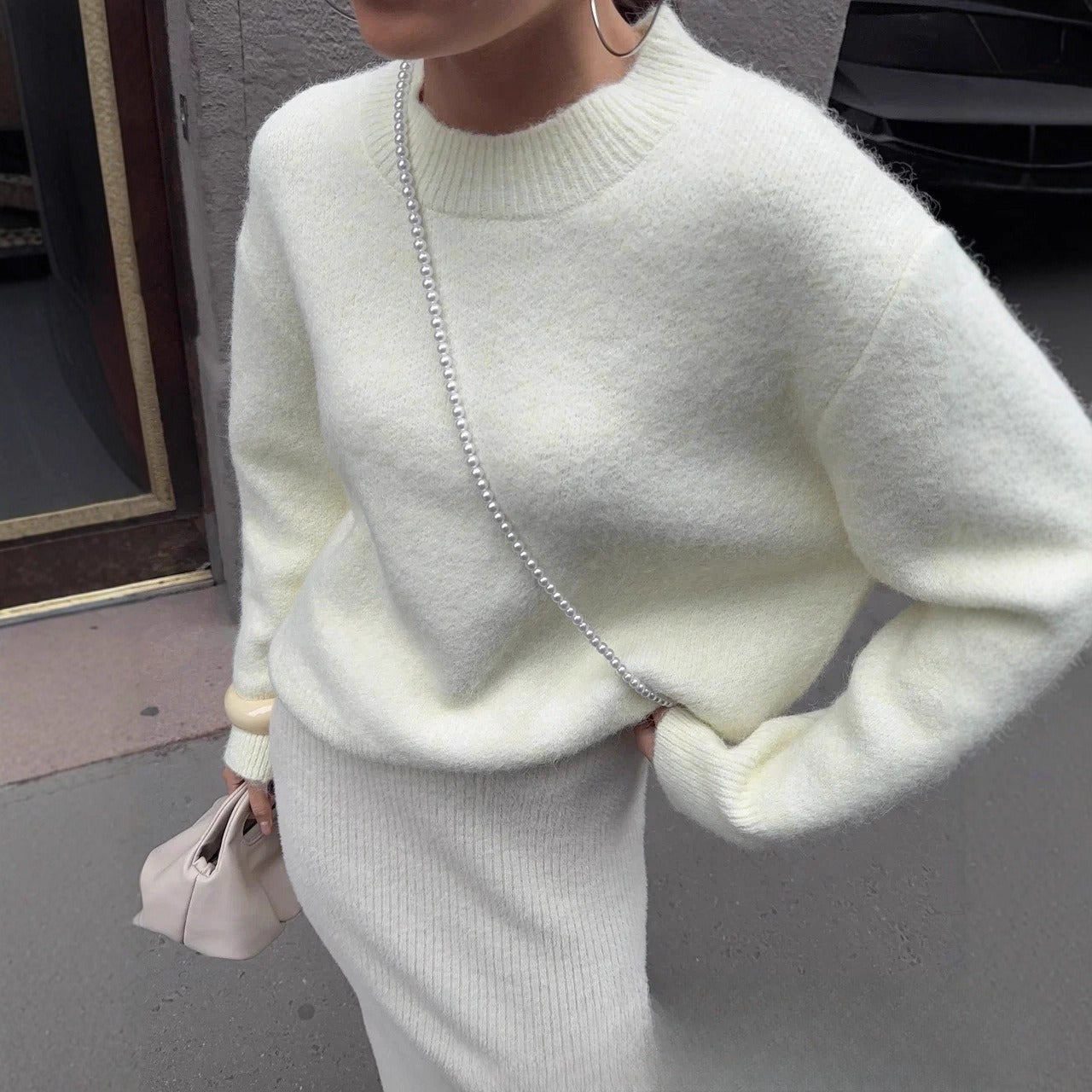 SOFT ROUND-NECK SWEATER